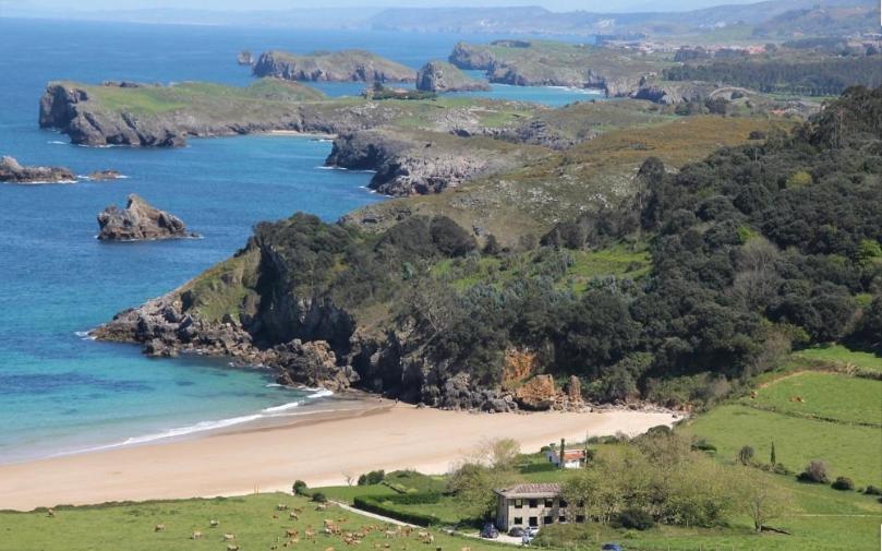 Apartamentos Llamieva Posada De Llanes エクステリア 写真